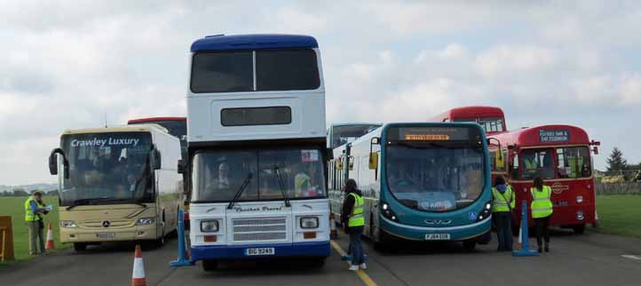 Showbus 2014 arrivals